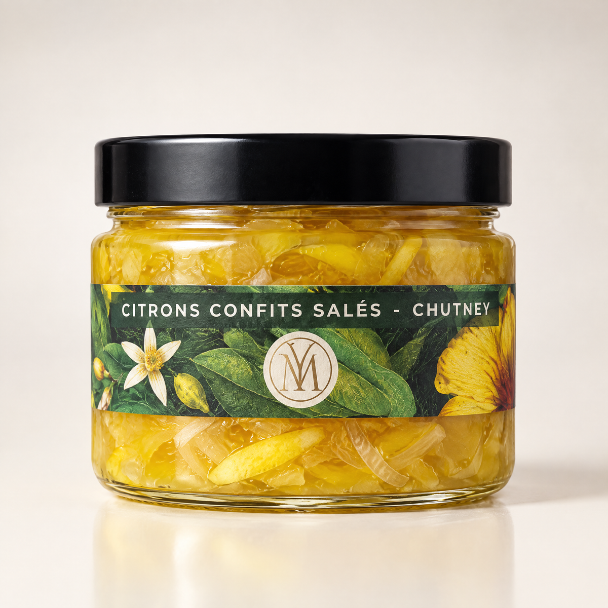 Pot en verre de citrons confits salés-sucrés, vu de face