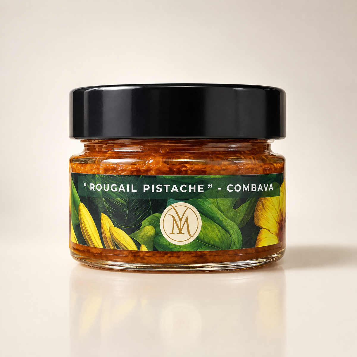 Pot en verre de rougail « pistache » au combava, vu de face