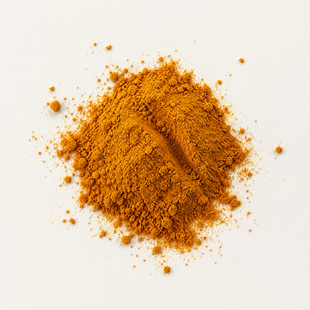 Poudre de curcuma de la réunion sur fond blanc