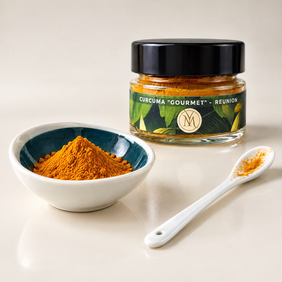 Le pot de curcuma « mère » de La Réunion et une portion présentée