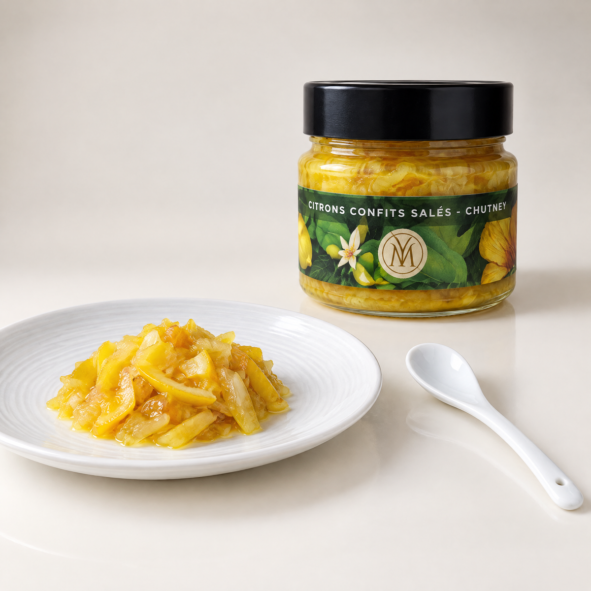 Le pot de citrons confits salés-sucrés et une portion servie